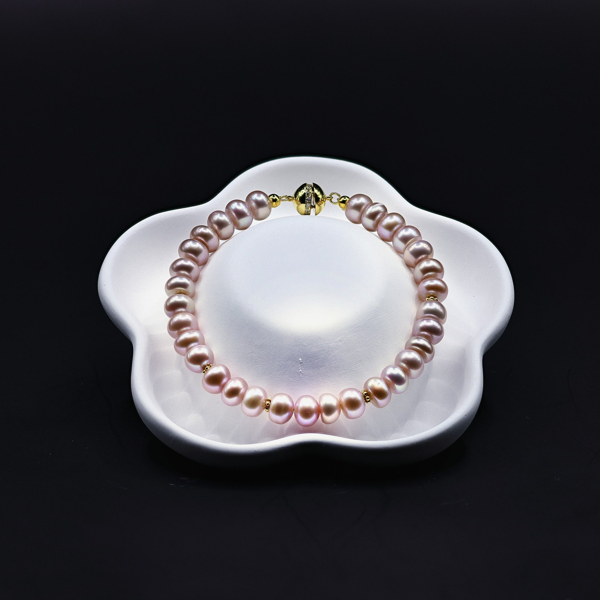 Süsswasserperlen-Armband in Rosé-Lavendel mit Magnetverschluss und Zirkonia