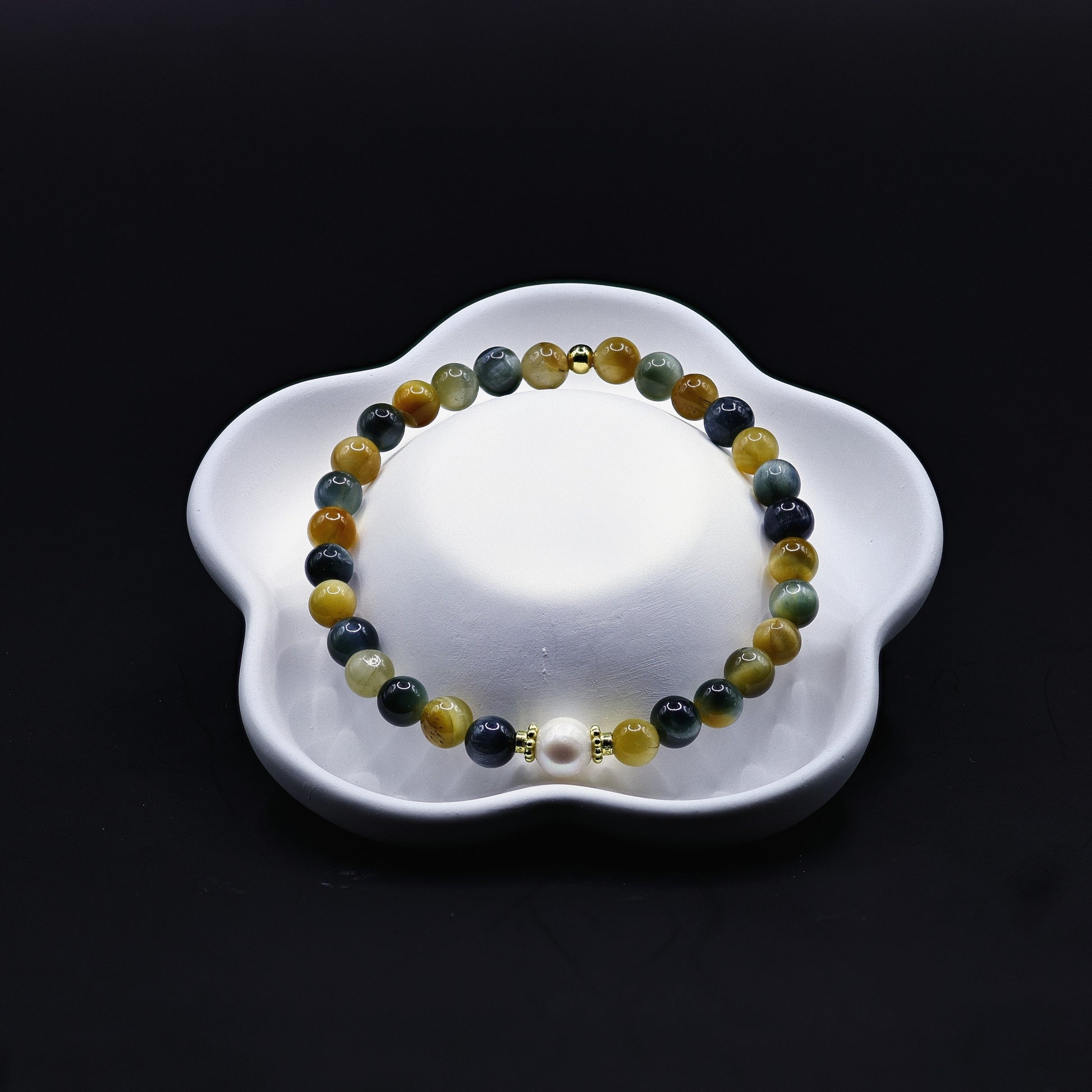 Tigerauge-Armband mit weisser Süsswasserperle, silbervergoldet, Honig-Gold und Grau
