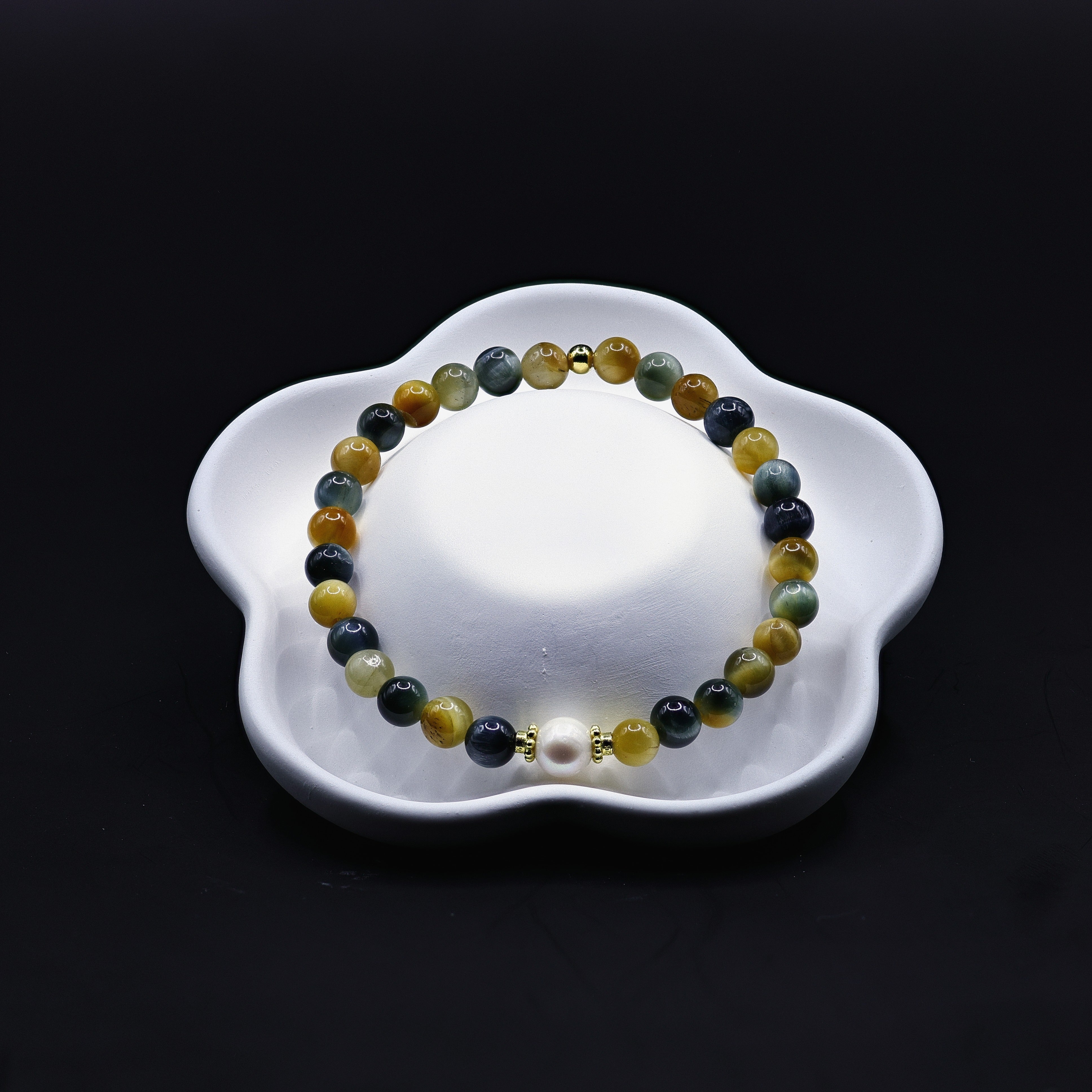 Tigerauge-Armband mit weisser Süsswasserperle, silbervergoldet, Honig-Gold und Grau