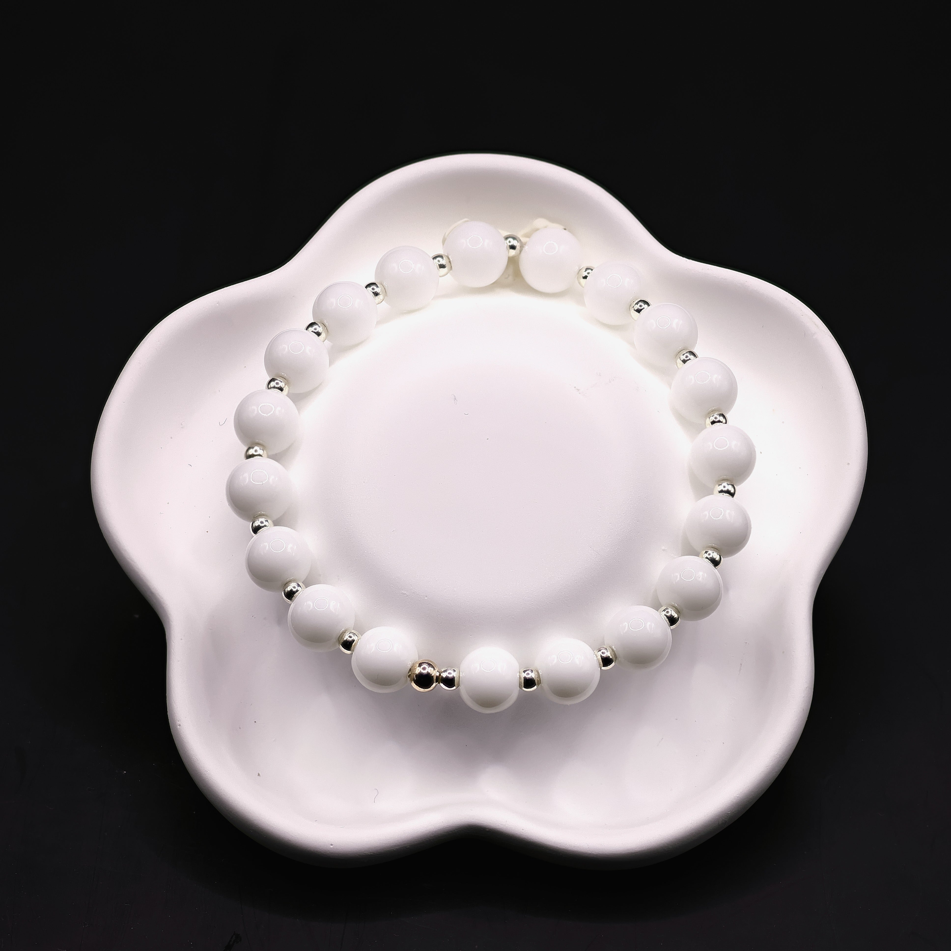 Weisses Achat-Armband mit 8mm-Kugeln und 925 Sterling Silber-Elementen