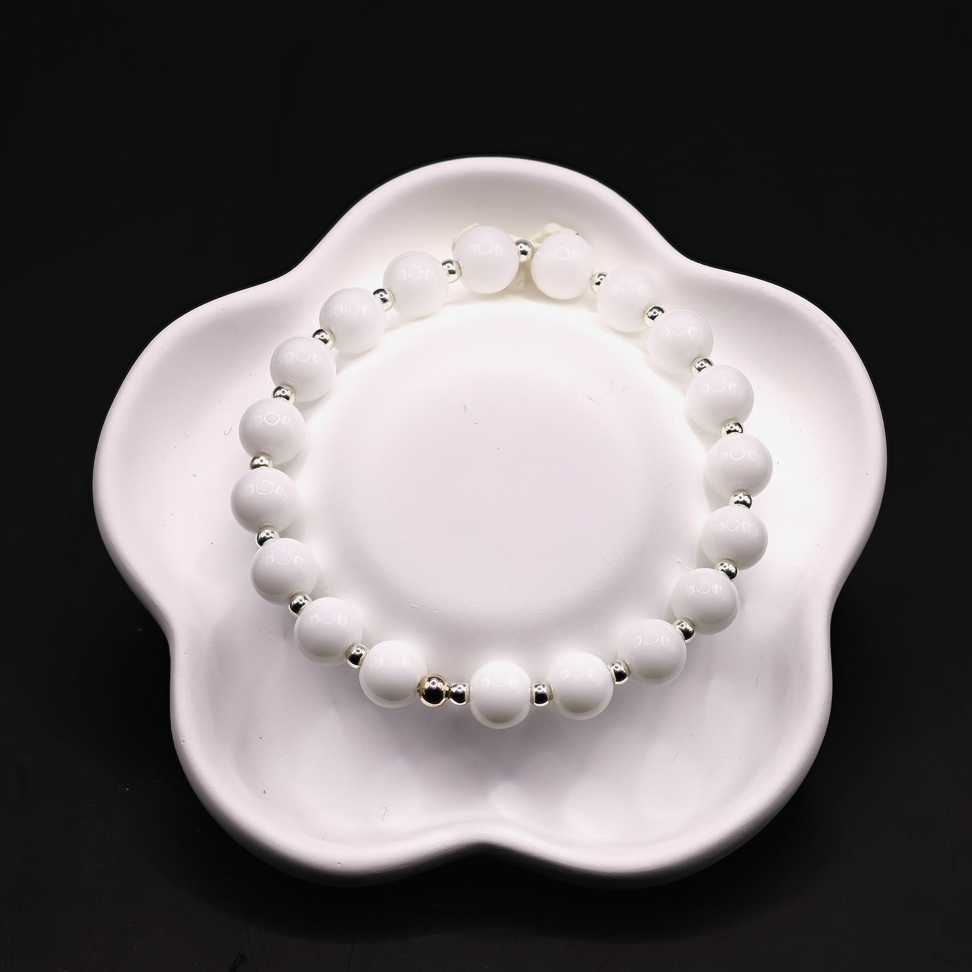 Weisses Achat-Armband mit 8mm-Kugeln und 925 Sterling Silber-Elementen
