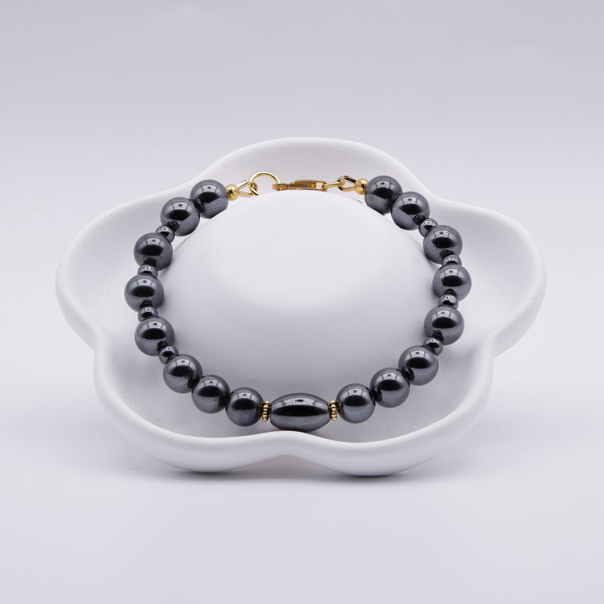 Hämatit Kugelarmband silbergrau mit zentraler Olive, 925 Sterling Silber vergoldet