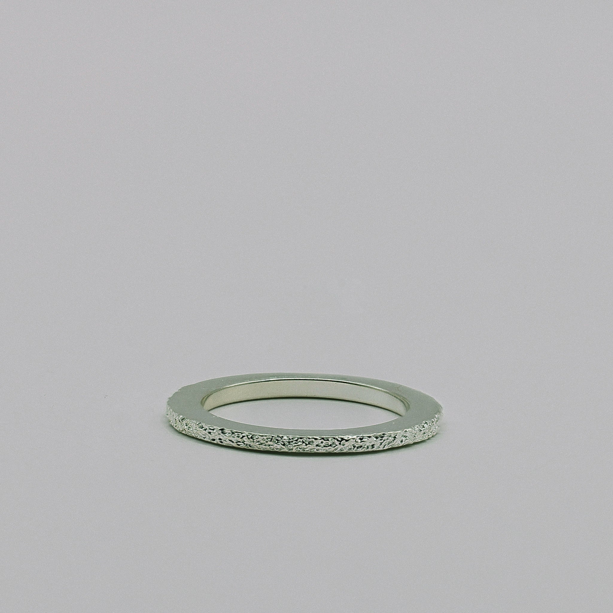 Schmaler Silberring diamantiert, 925 Sterling Silber, 1 mm breit, Eternity-Design, Damenring