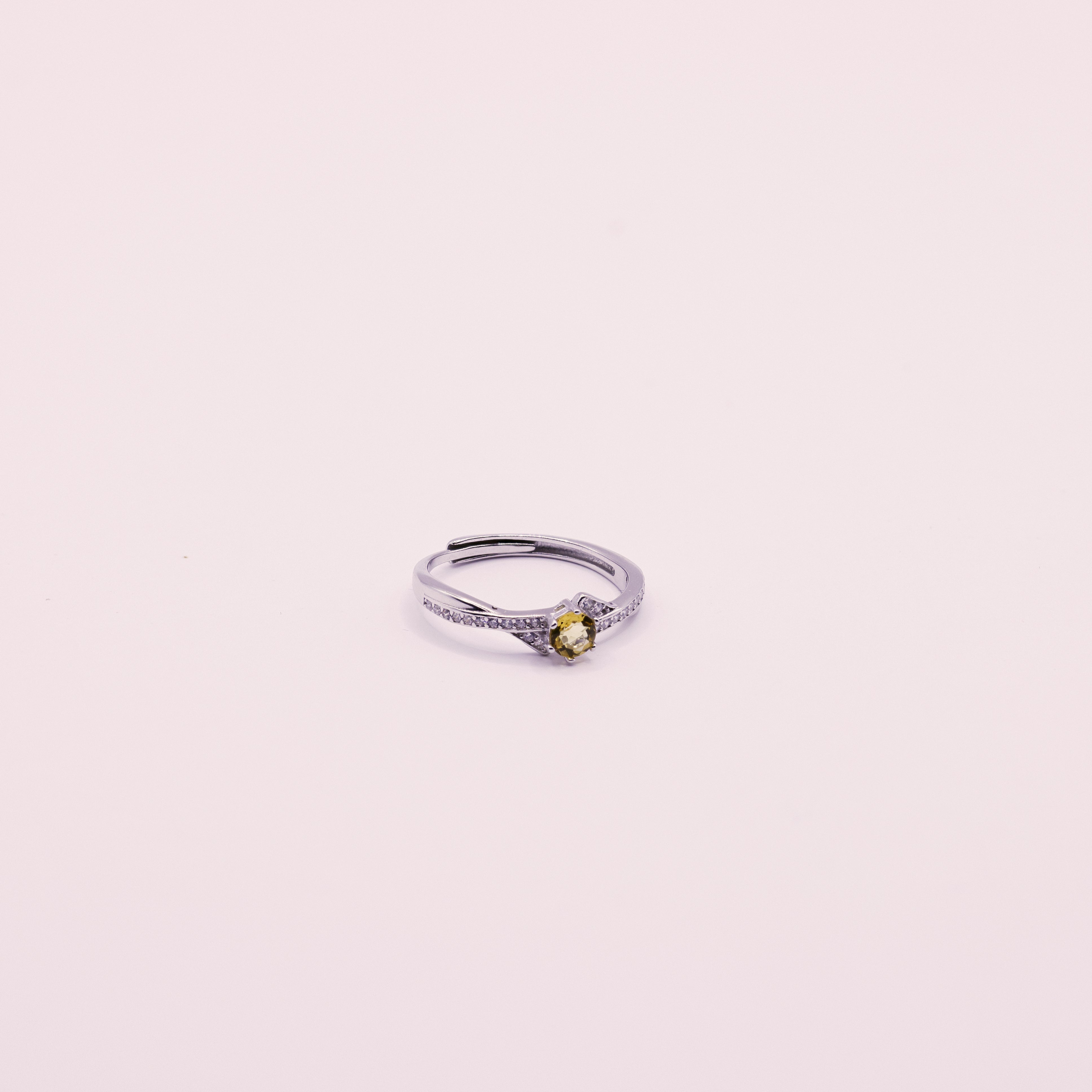 Citrin Ring aus 925 Sterling Silber mit facettiertem gelbem Citrin und Zirkonia-Besatz