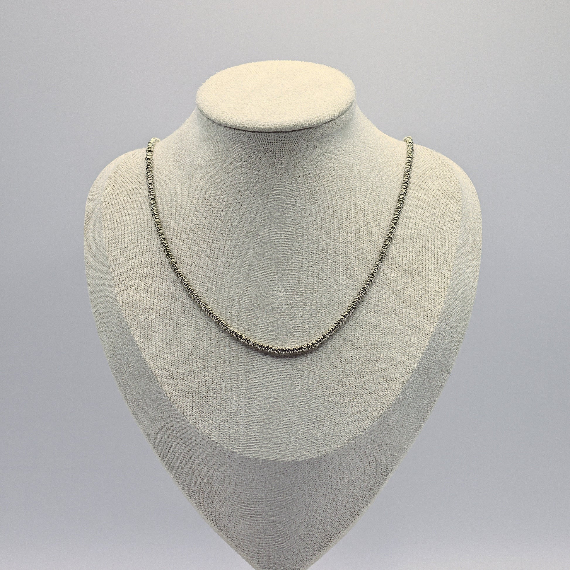 Crinkle-Halskette aus 925 Sterling Silber mit gewellter Oberflaeche und Karabiner-Verschluss