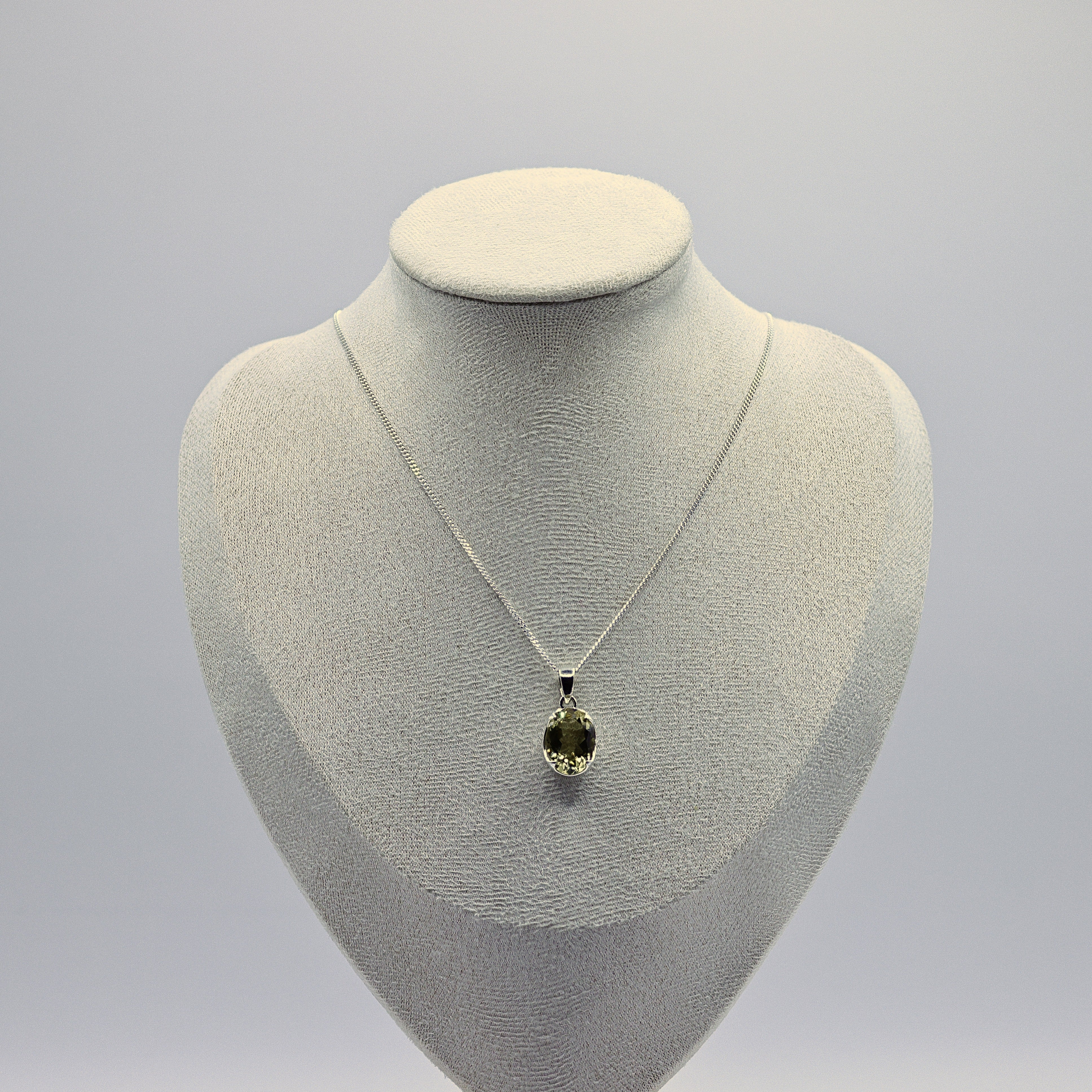 Citrin-Anhaenger oval, Silberfassung, an feiner Panzerkette aus 925 Sterling Silber