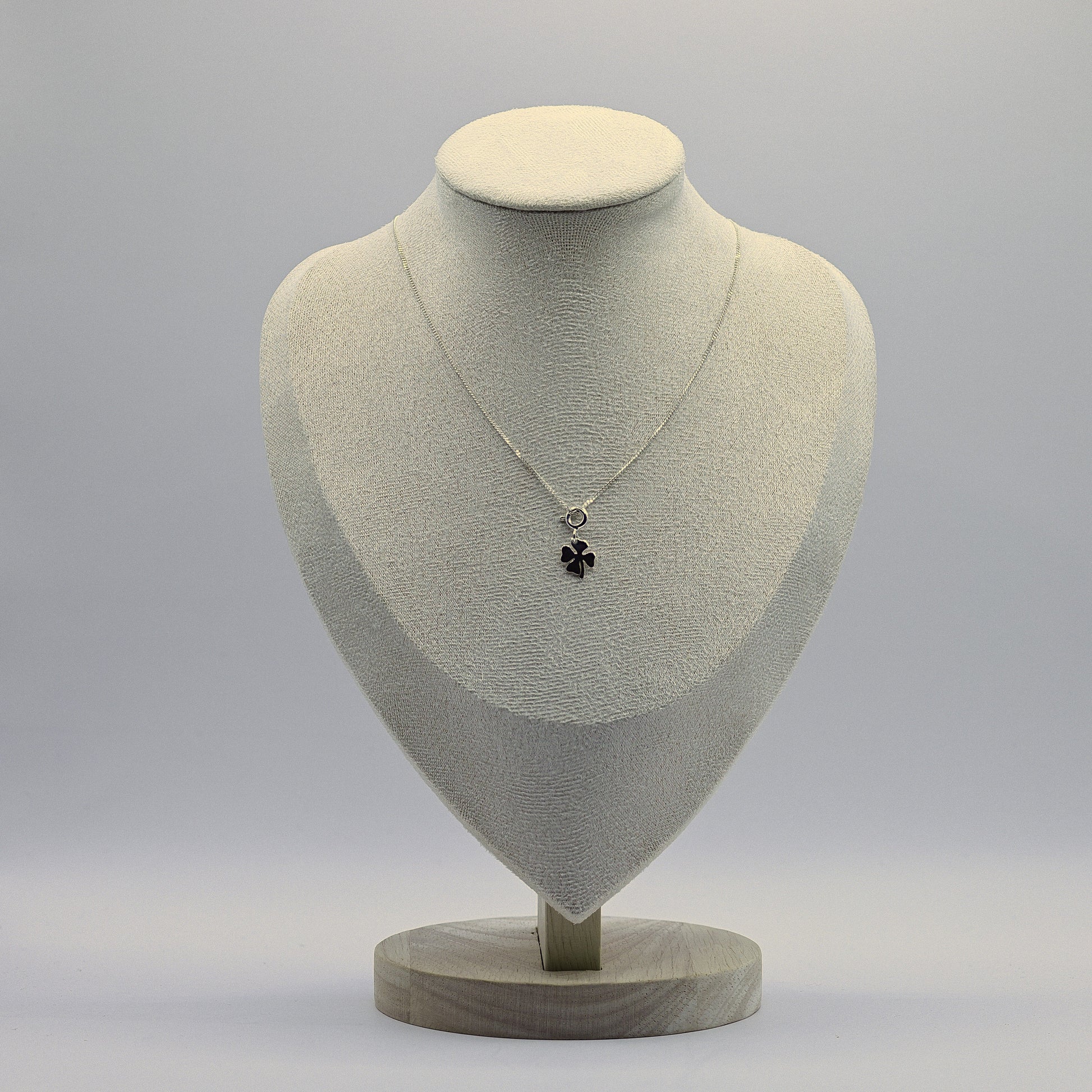 Halskette aus 925 Sterling Silber mit vierblättrigem Kleeblatt-Anhänger