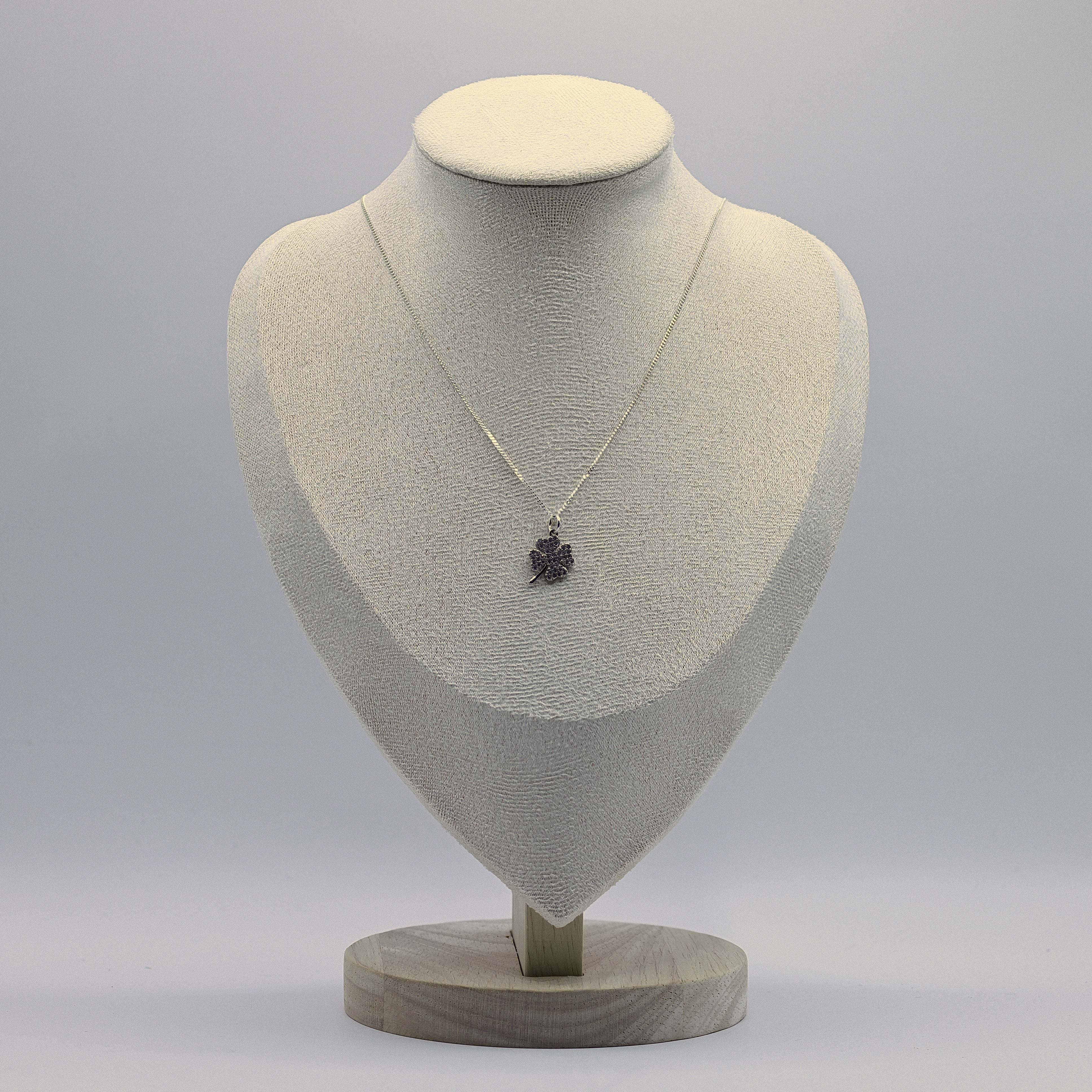 Vierblättriges Kleeblatt-Anhaenger aus 925 Sterling Silber mit Pavé-Zirkonia besetzt