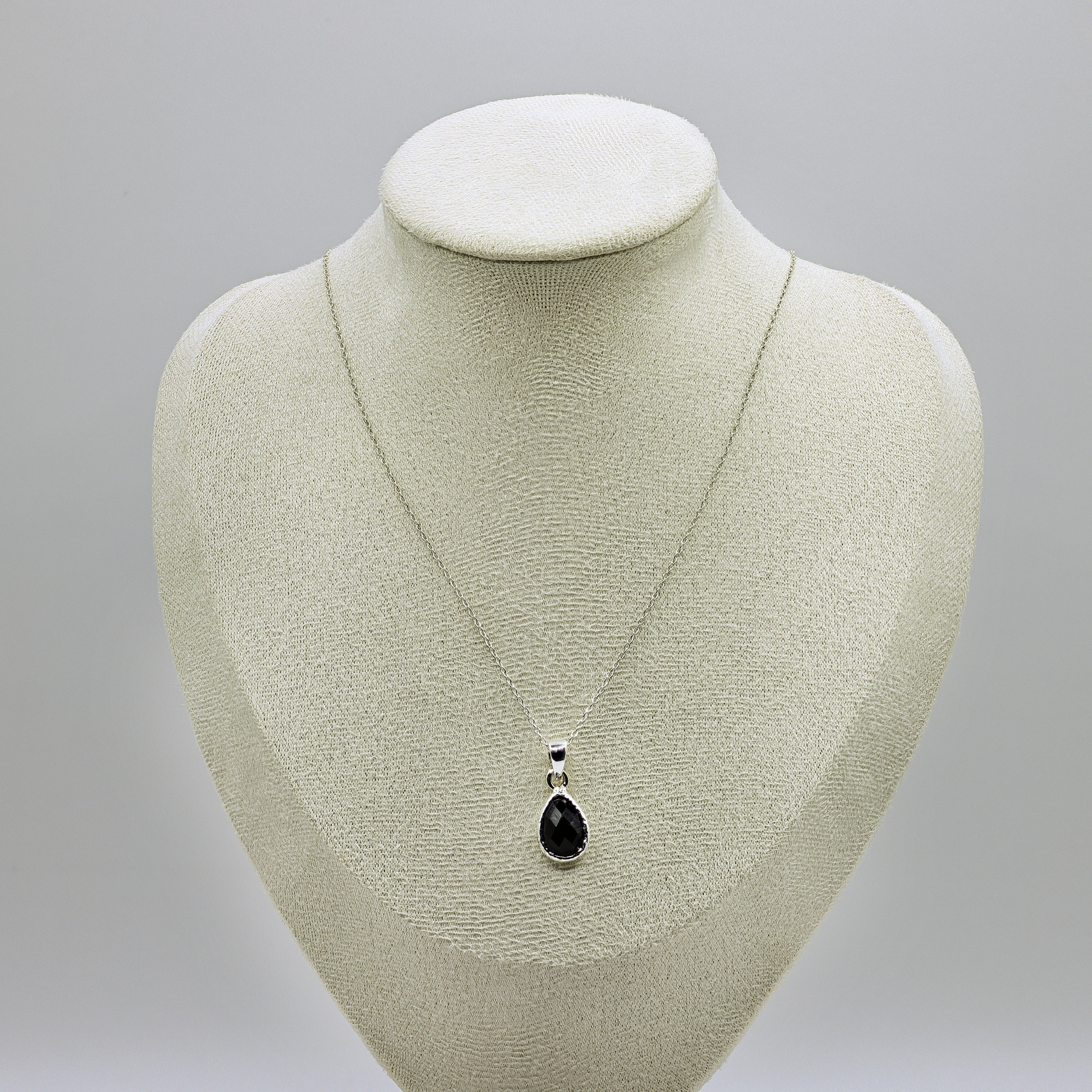 Onyx Tropfen Halskette aus 925 Sterling Silber mit facettiertem schwarzem Stein auf Ankerkette