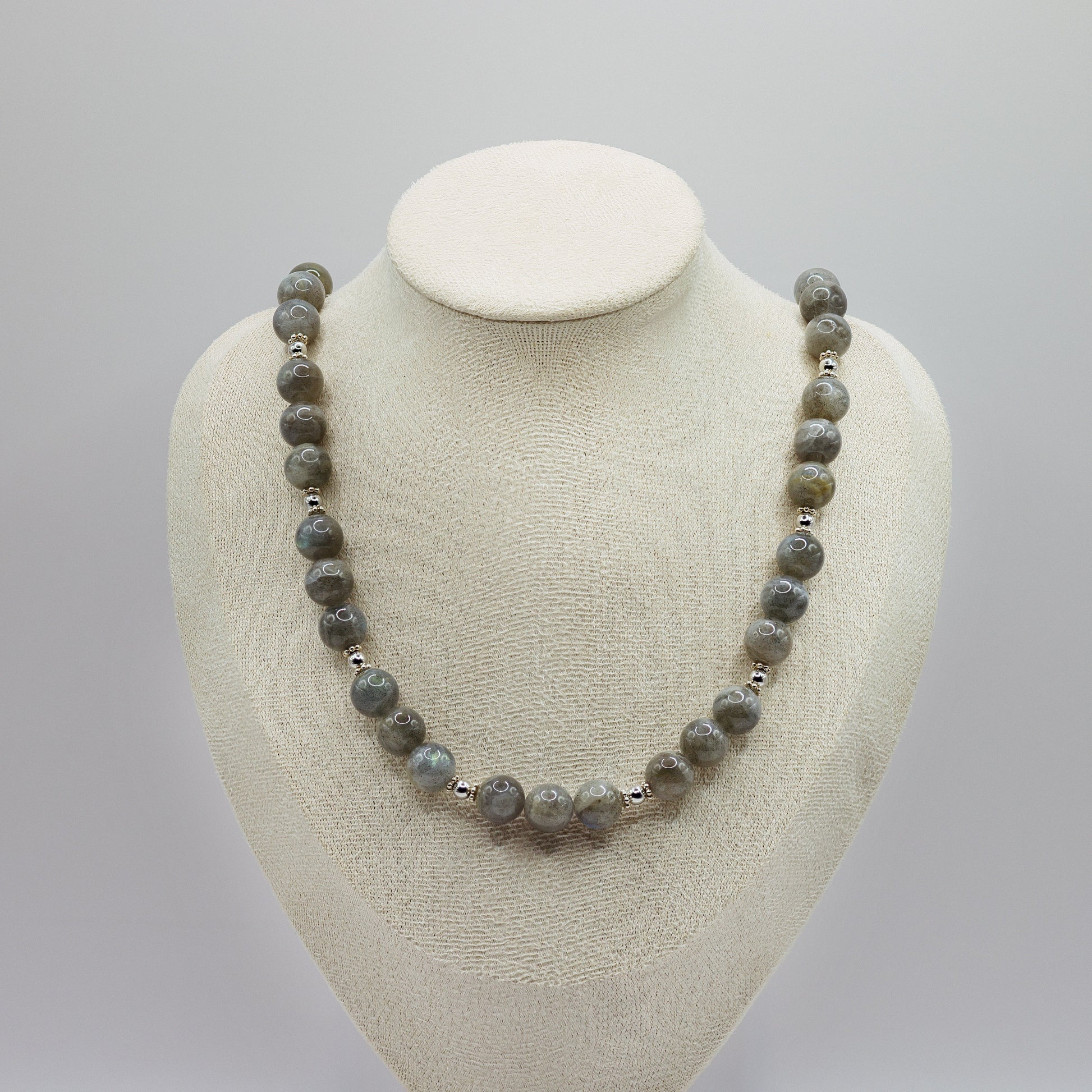 Labradorit-Halskette mit 10mm Steinen, 925 Sterling Silber und Magnetverschluss