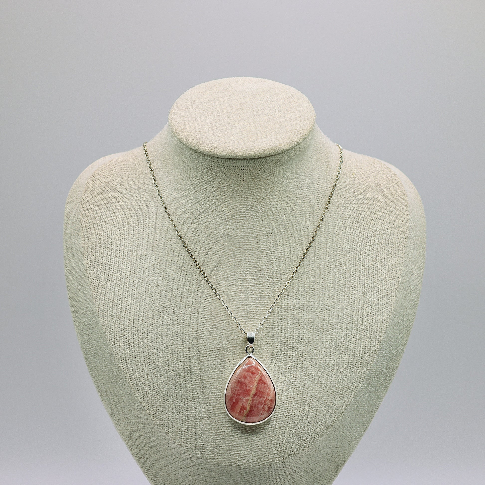 Rhodochrosit-Tropfen-Halskette mit 925 Sterling Silber, zartem Rosé mit natürlicher Bänderung