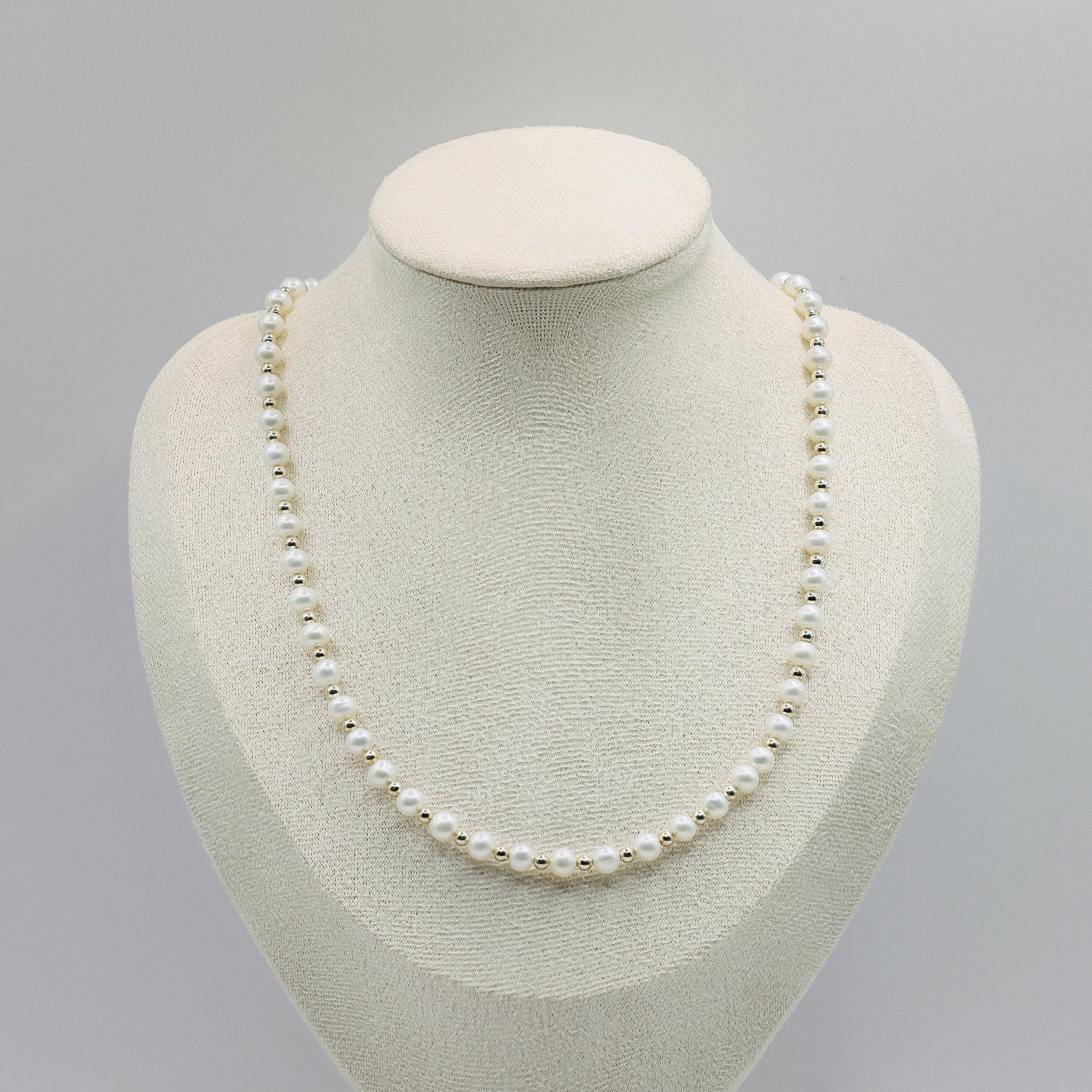 Suesswasserperlen-Halskette mit Silberkugeln aus 925 Sterling Silber, weisse Perlen 5 mm