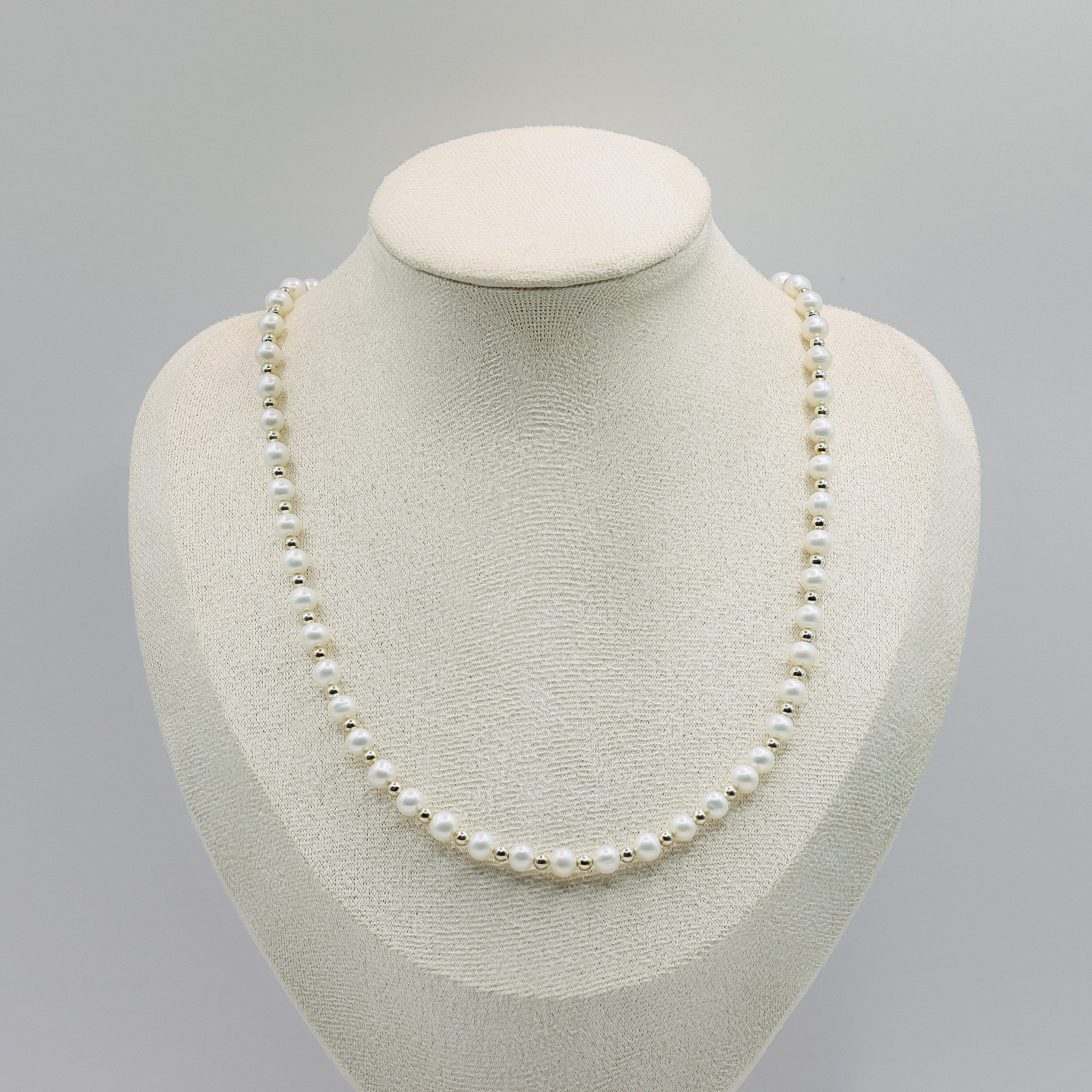 Suesswasserperlen-Halskette mit Silberkugeln aus 925 Sterling Silber, weisse Perlen 5 mm