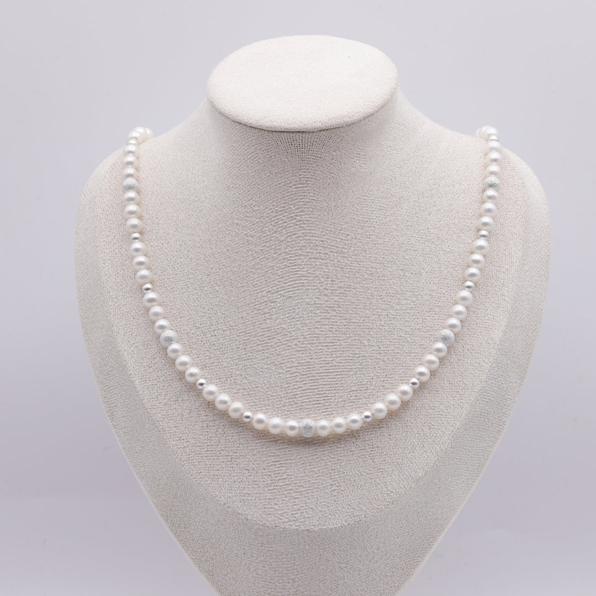 Süsswasserperlen Halskette mit diamantierten Stardust-Silberkugeln, 925 Sterling Silber